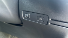 Volvo Xc40 2.0 B4P R DESIGN Pro 5dr AWD Auto Petrol Estate